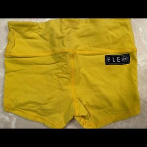 XS Donuts & deadlift / Fleo collaboration